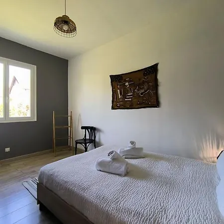 Holiday home Maison 4 Personnes-2 Chambres-jardin-calme