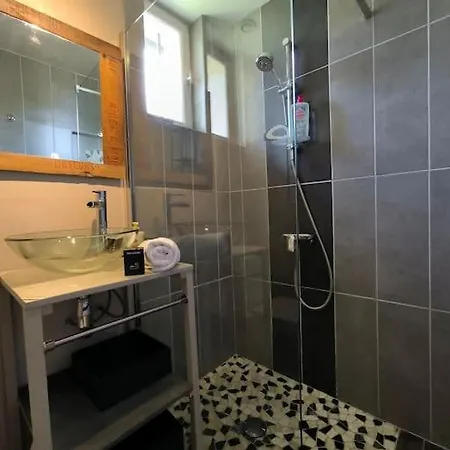 Holiday home Maison 4 Personnes-2 Chambres-jardin-calme Coarraze
